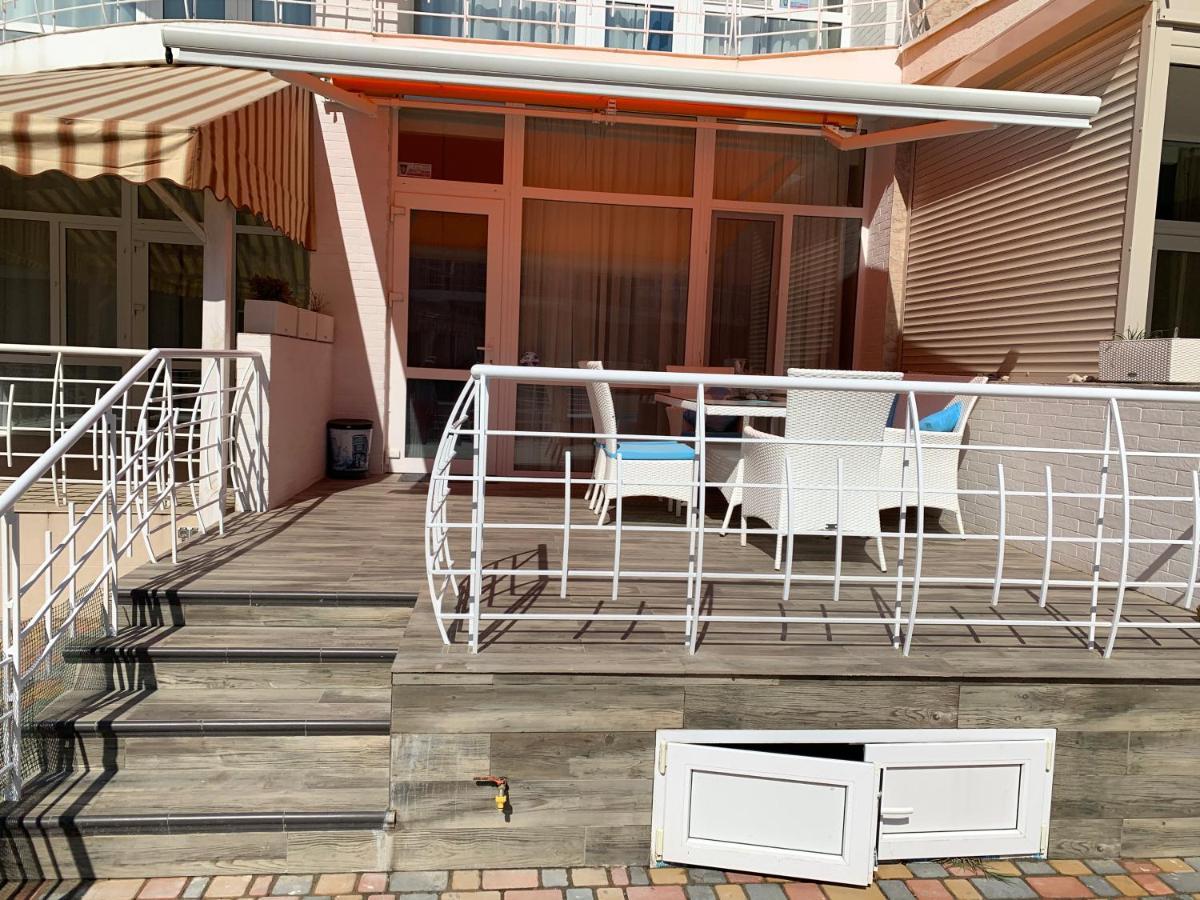 Апартаменты Золотой Бугаз Karolino-Buhaz Exterior photo